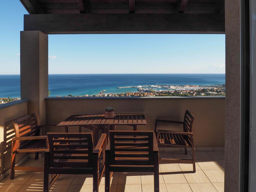 Agriturismo "I Castellari" Pietra Ligure Værelse billede