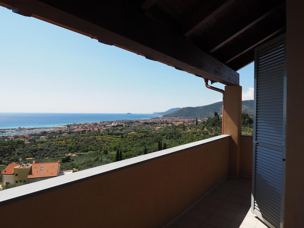 Agriturismo "I Castellari" Pietra Ligure Værelse billede